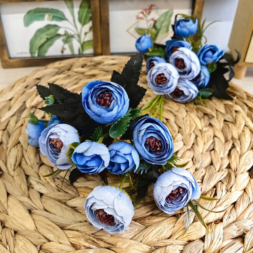 Искусственные цветы в Севастополе | Цветы искусственные «Камелии», голубые, букет
